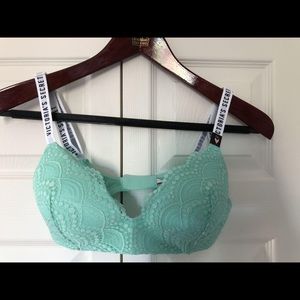 NEW Victoria’s Secret Bra, 34C